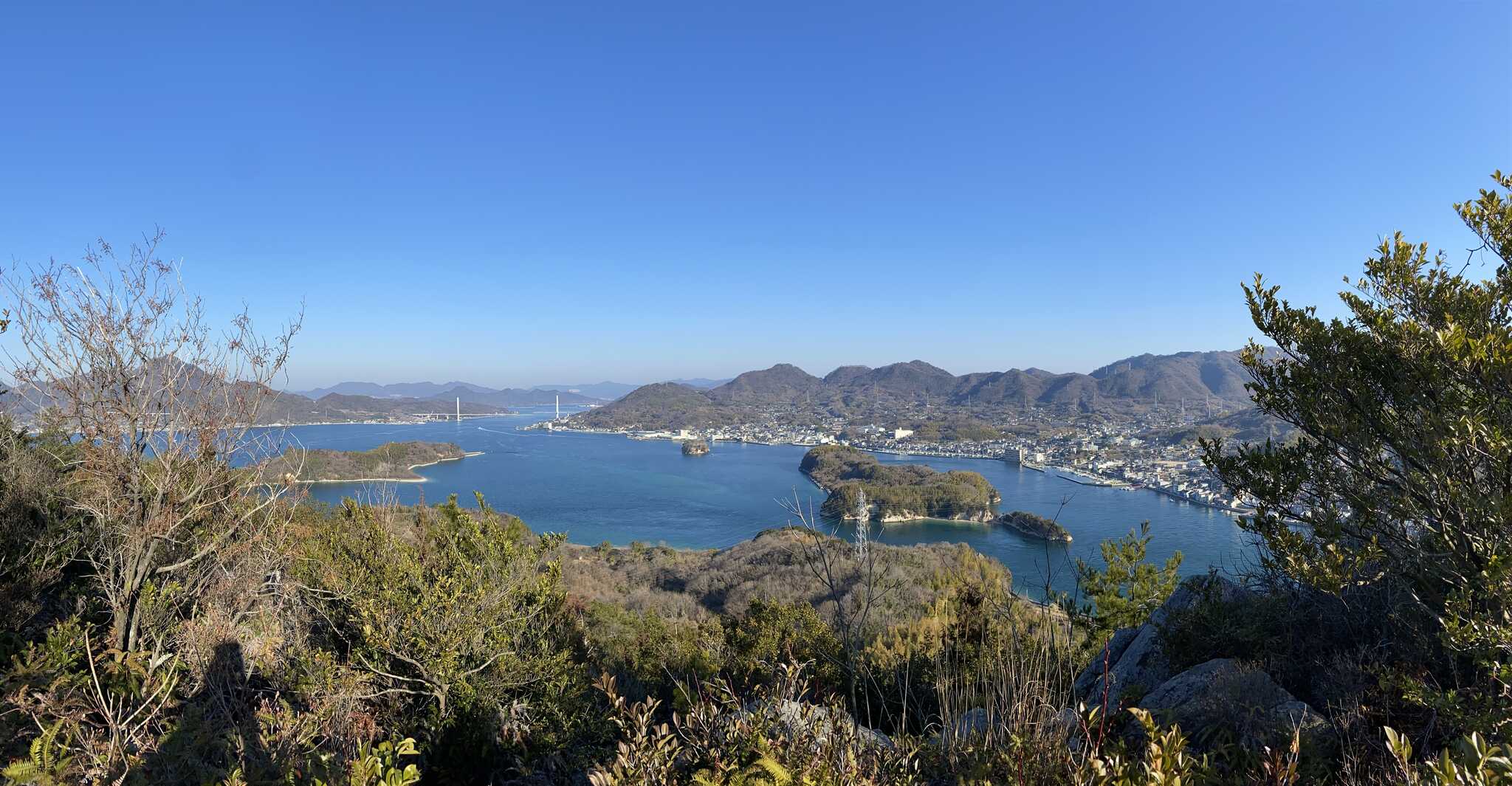立石山トレッキング、キャンプ場から30分でしまなみ海道北部を望む