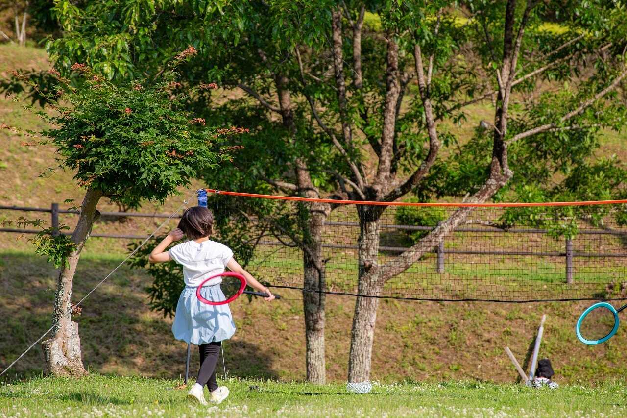 場内の芝生広場ではいろいろな遊びもできます。