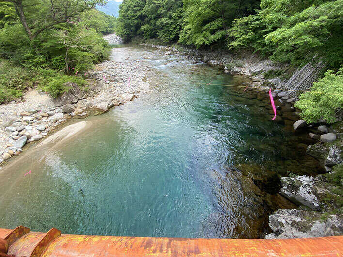 【大洞川】キャンプ場目の前にはとってもキレイでつめたーい川!