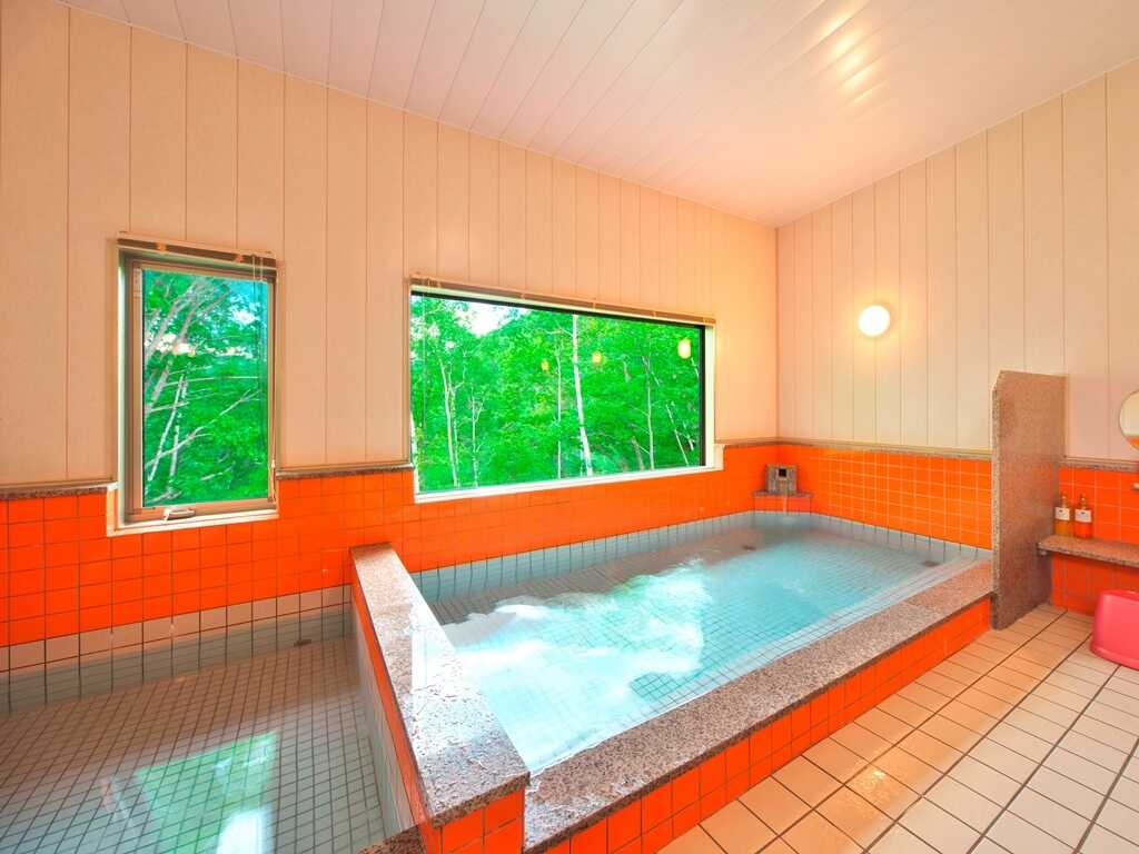 センターロッジ、セカンドロッジに隣接の大浴場