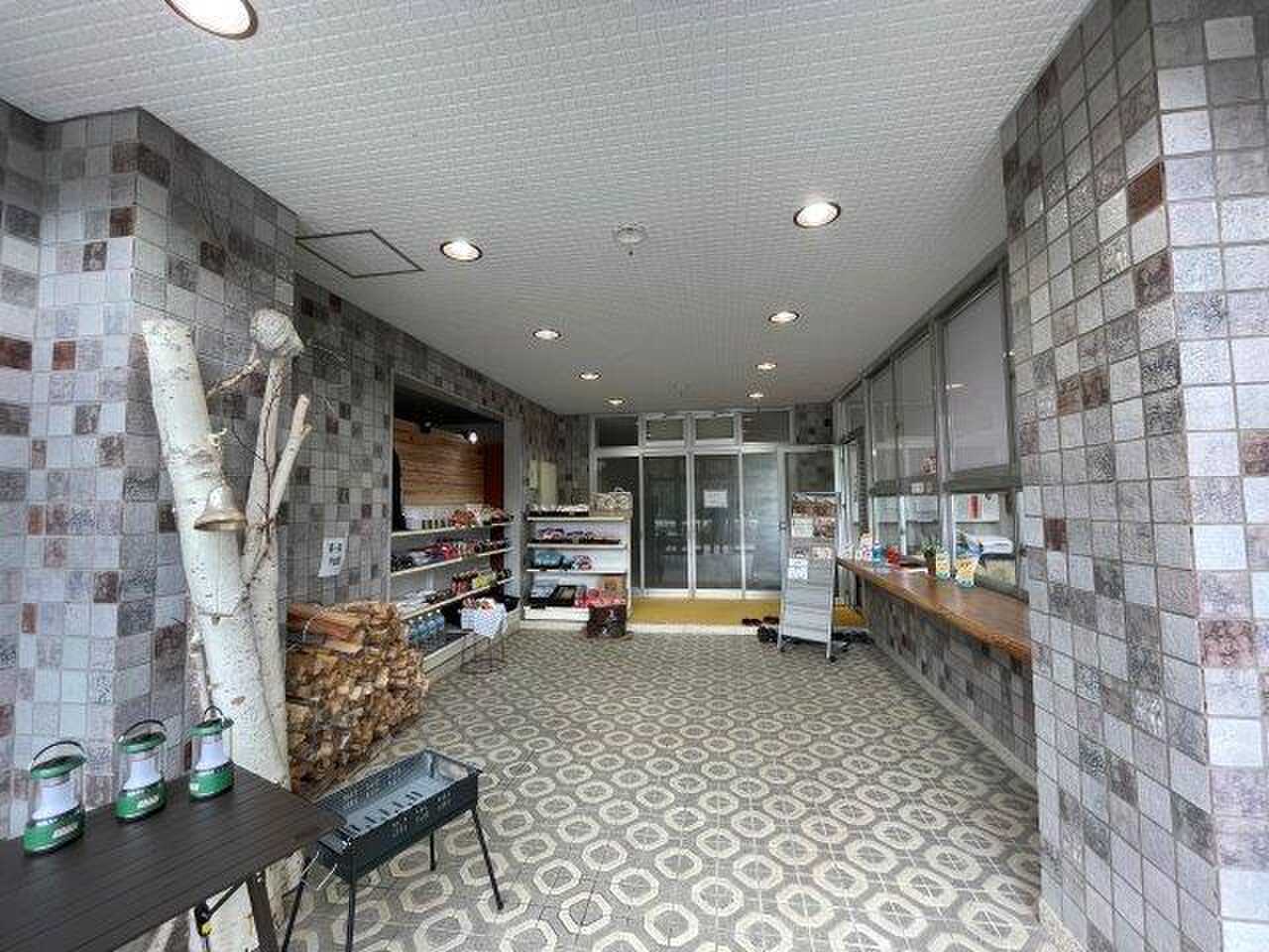 受付・売店では様々なレンタル品などをご用意しております!