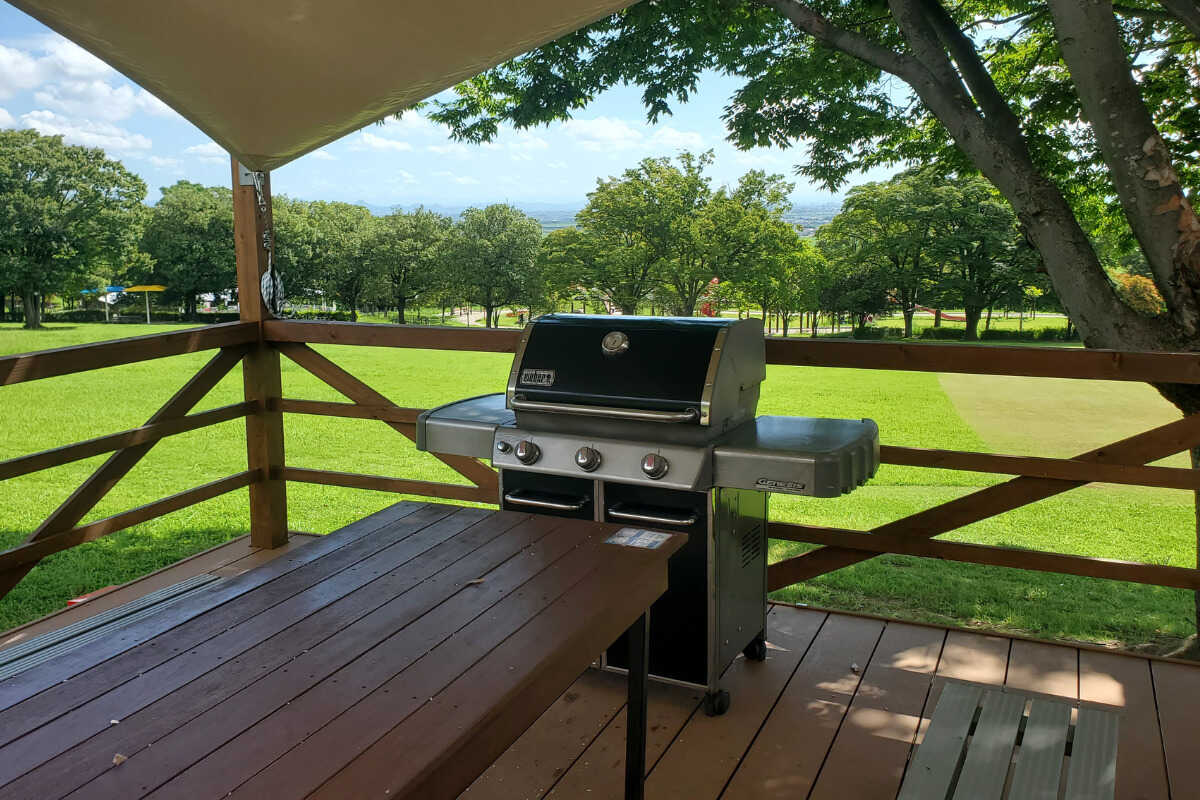 設備充実で美しい芝生ビューのBBQエリア♪(食材注文可能)