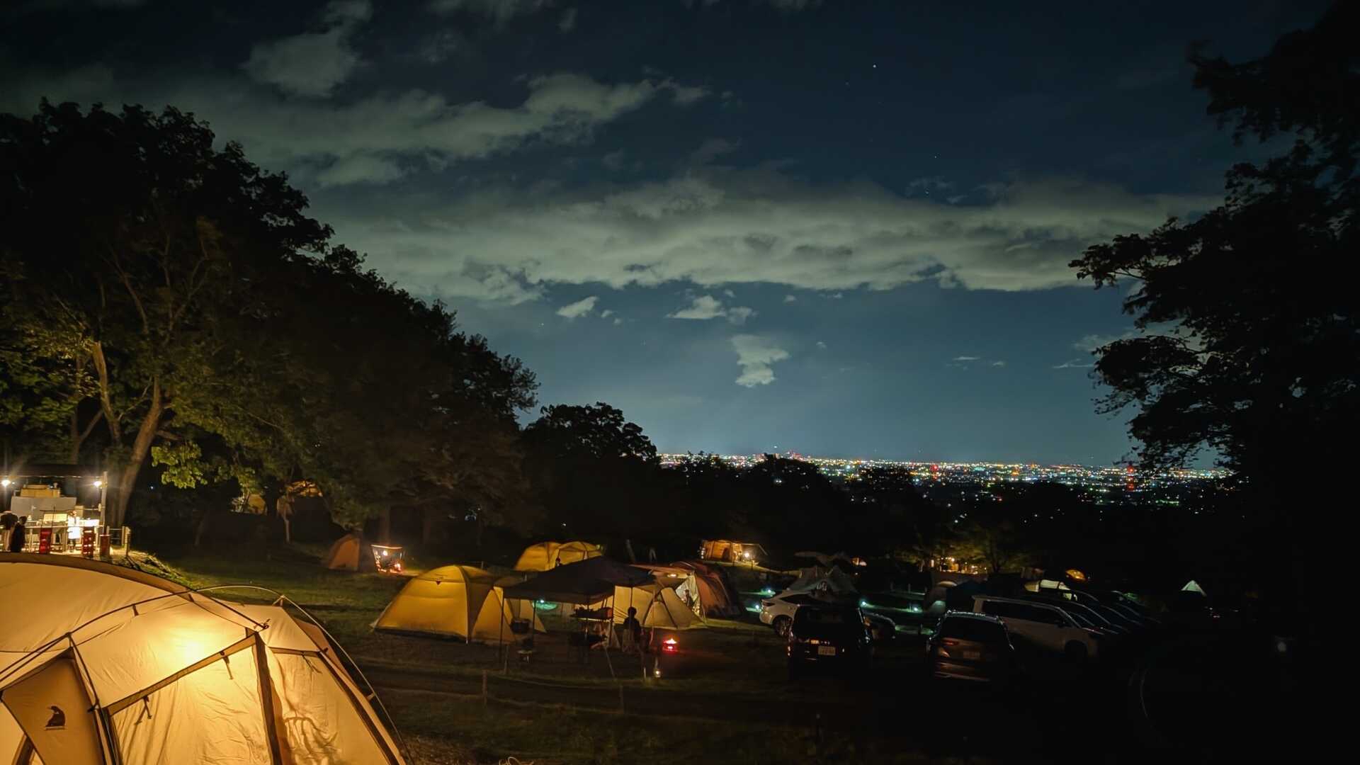 夜景×星×焚火を満喫できるテントエリア