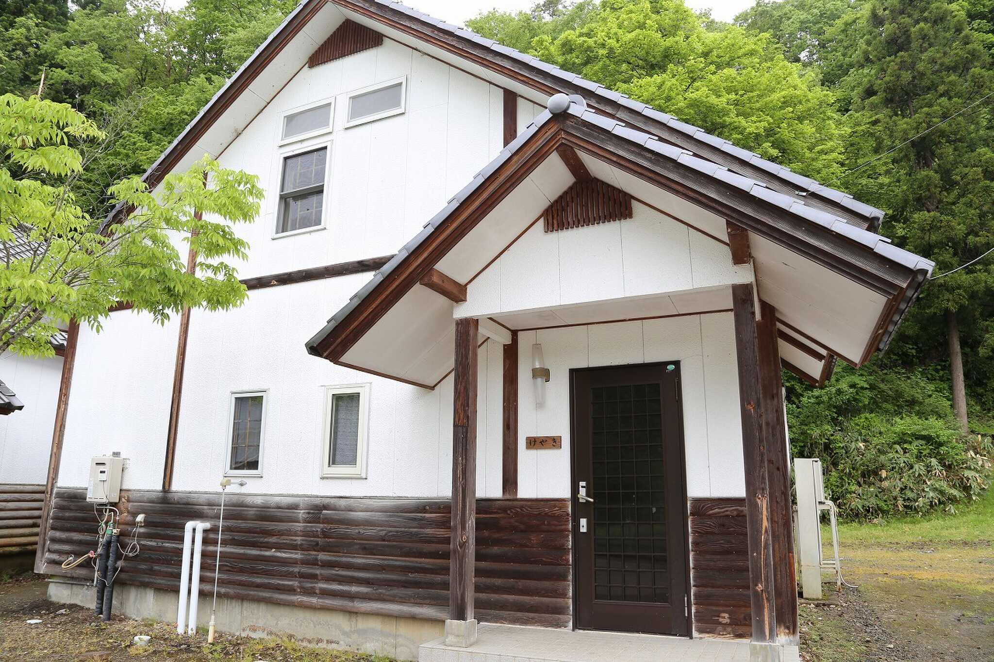 コテージも完備しております!キャンプビギナーの方やご家族でのご宿泊にも大変オススメです!