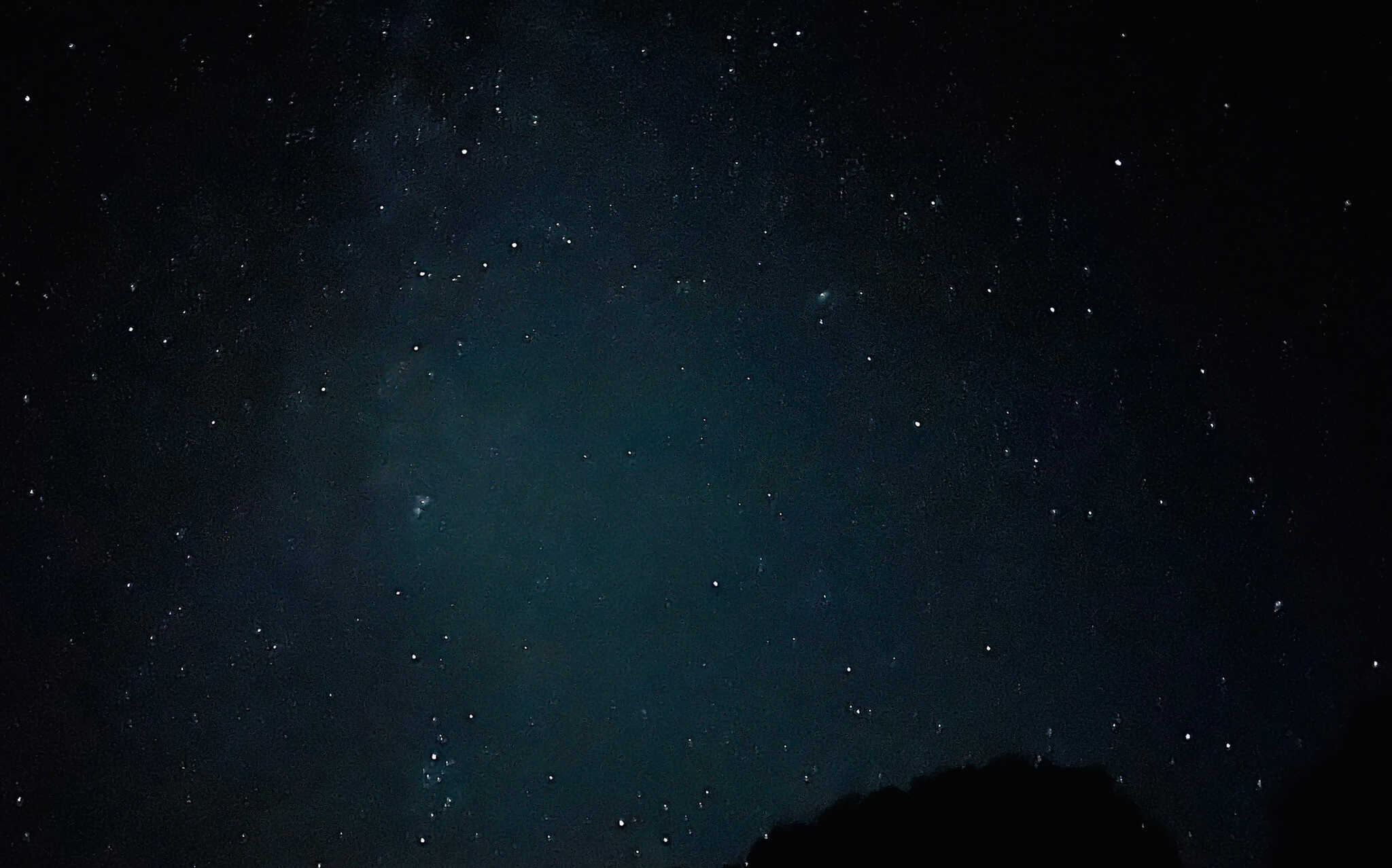 夜には満点の星空を眺めることができます。