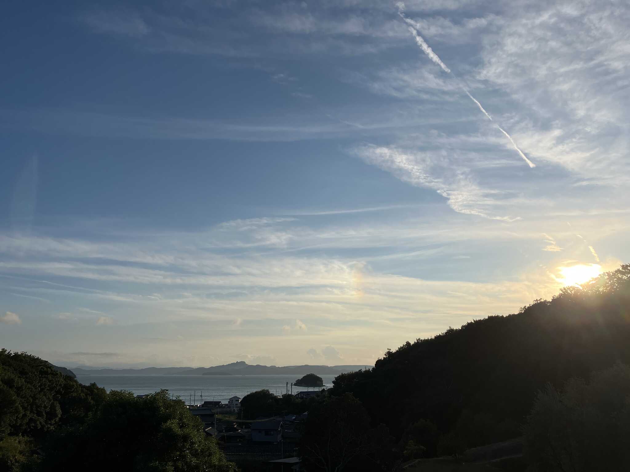 オートサイトAスタンダードからの夕景、20数キロ離れた四国本土が望めます。