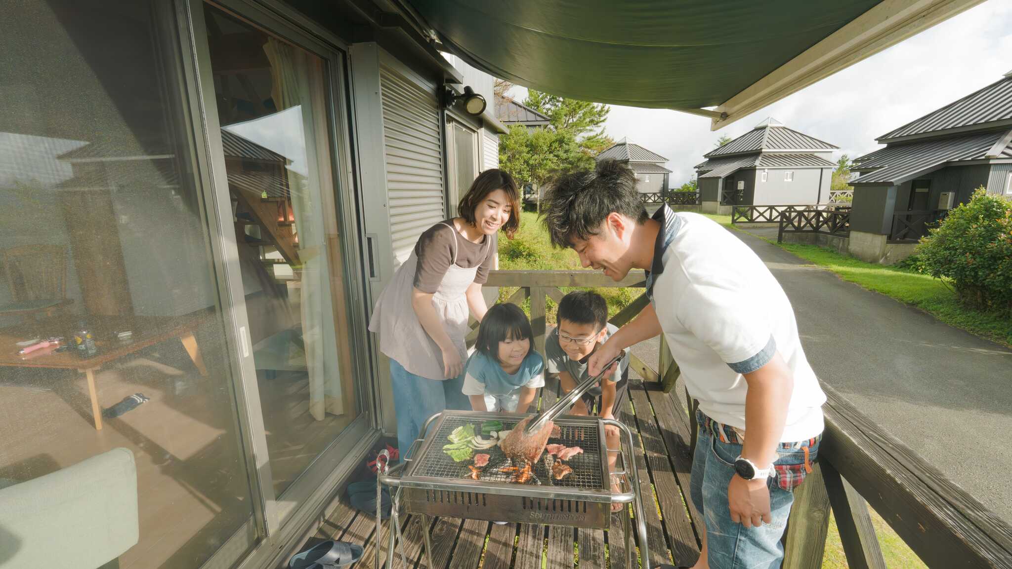 BBQでみんなでワイワイ!様々な食材も販売しています!(要予約)