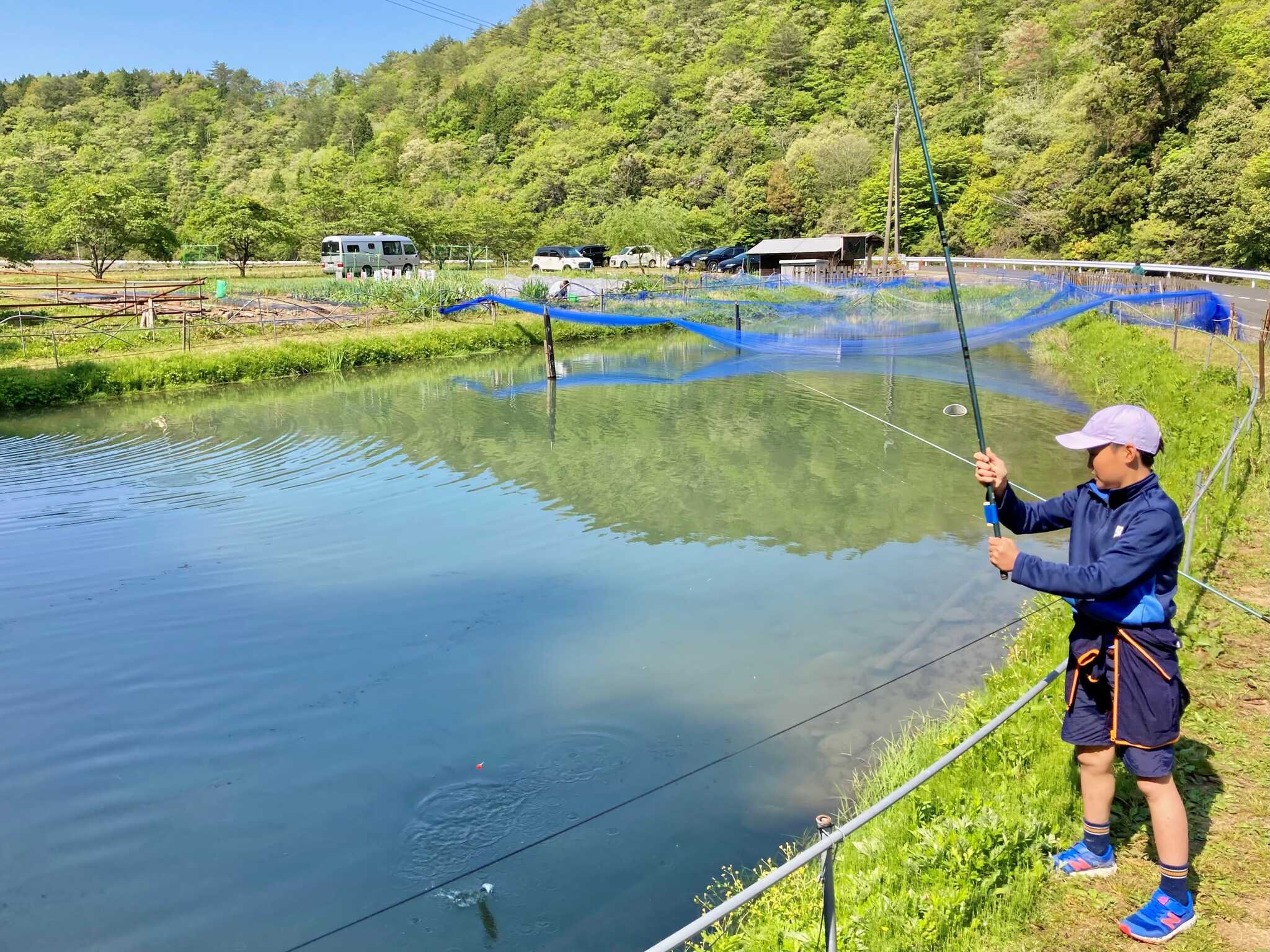 初心者でも簡単に釣ることができる釣り堀