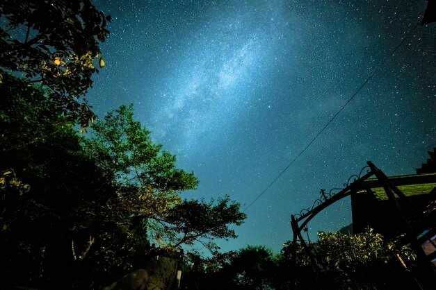 夜には天の川が見られます