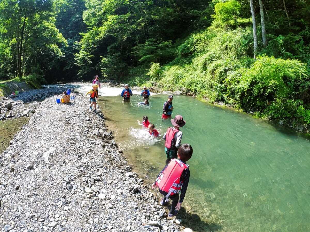 川遊びができるスペースも!