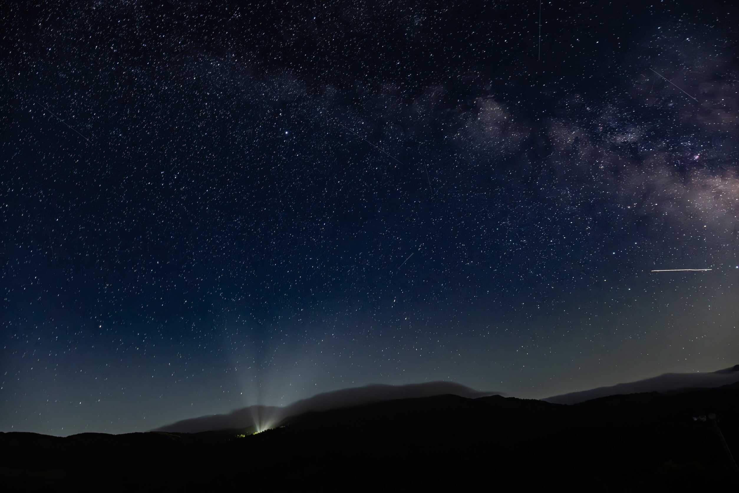「美しい星空日本一」に認定された夜空を一望できます。