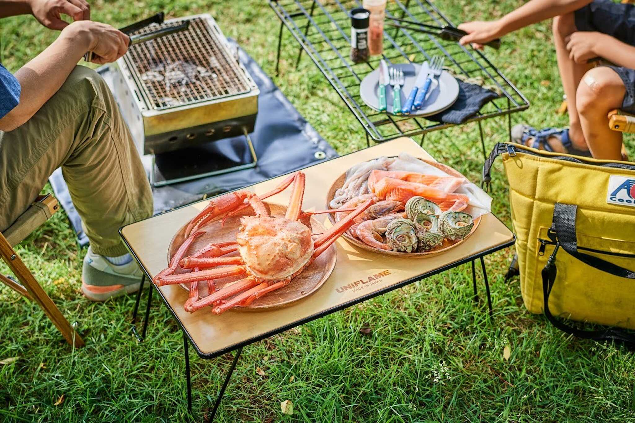 「魚のアメ横」と呼ばれる「寺泊魚の市場通り」はキャンプ場から車で15分!地魚をはじめ、全国から集まる新鮮な海鮮をゲットしてキャンプ場でBBQをお楽しみください!