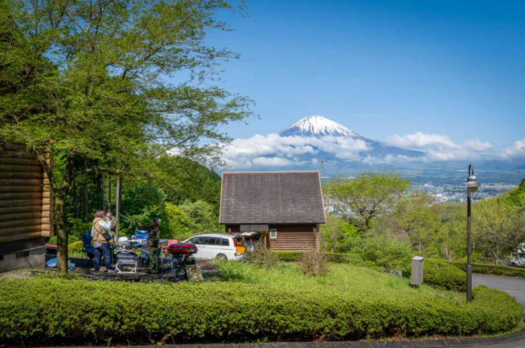 富士山の絶景をテントサイトやコテージからお楽しみいただけます♪