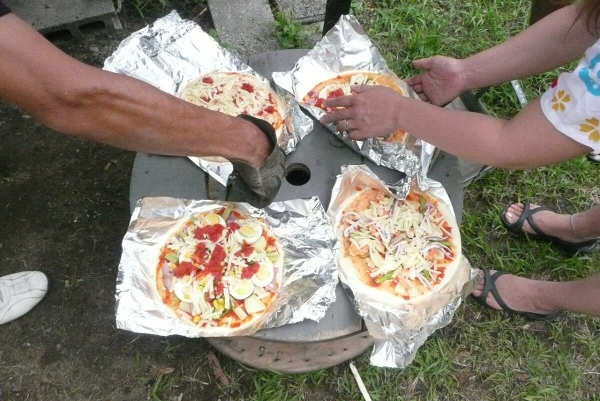 無料のワークショップでは、はじめてのピザ作りにドキドキ!