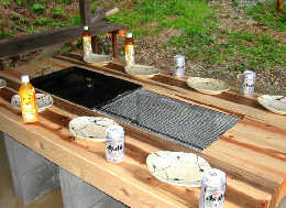 【BBQ棟】屋根付きのBBQ棟です♪(網・鉄板付き)