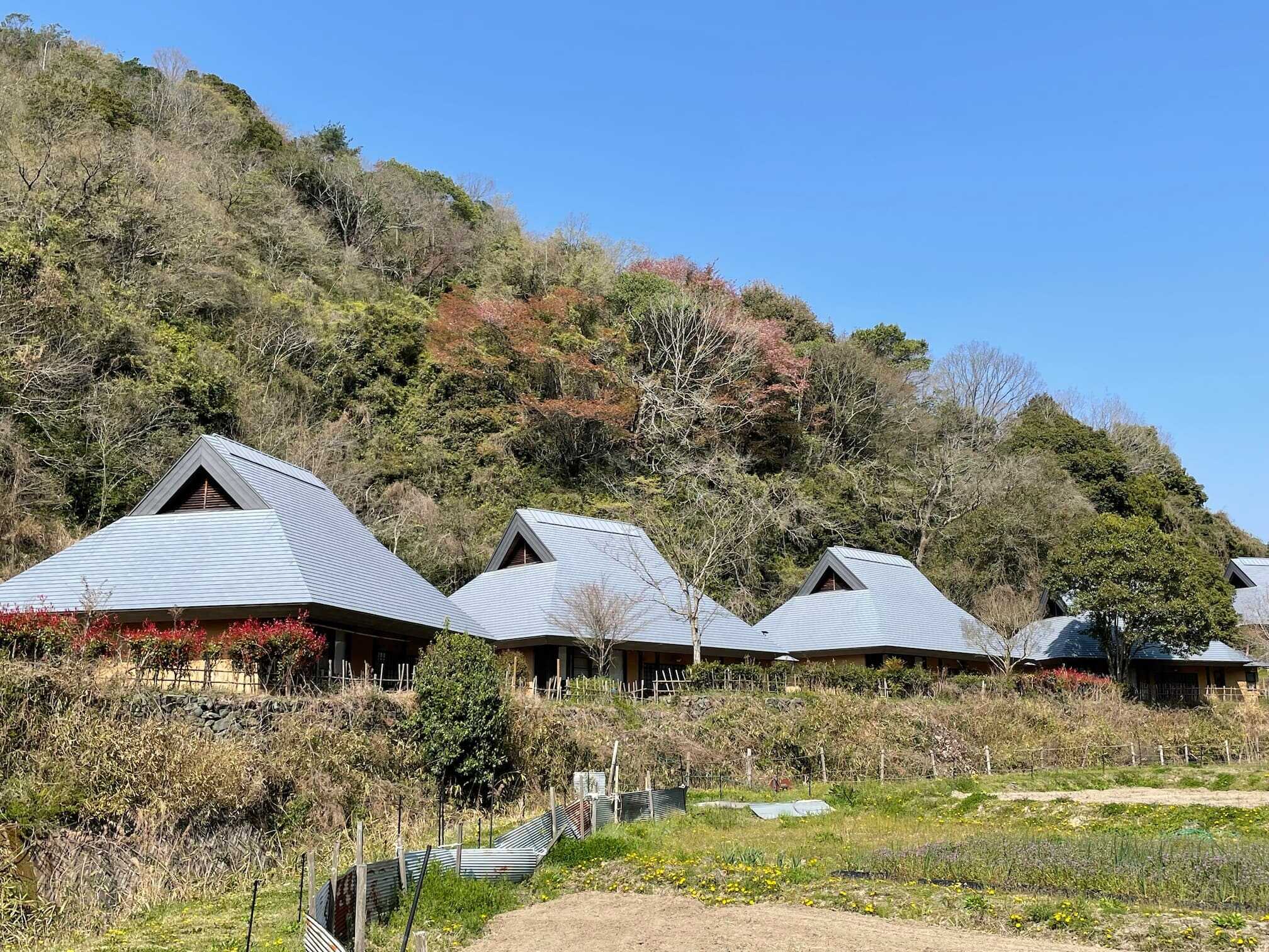 宿泊棟"雅"の村並です
