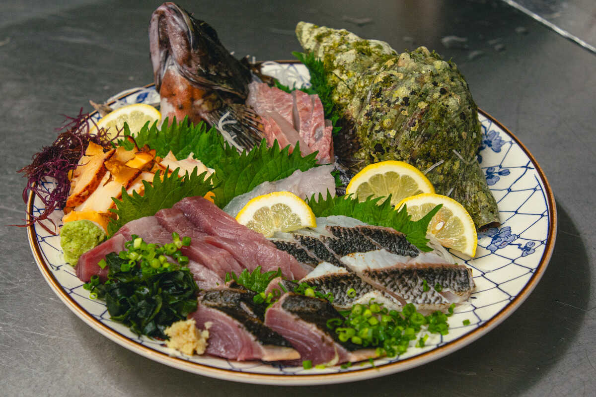 【魚好きにおすすめ!!】魚が美味しい町だからこそ、本物をお届けします