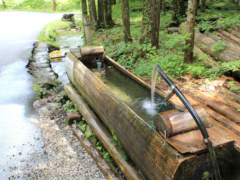 信州の名水・秘水に選定された湧き水「美顔水」