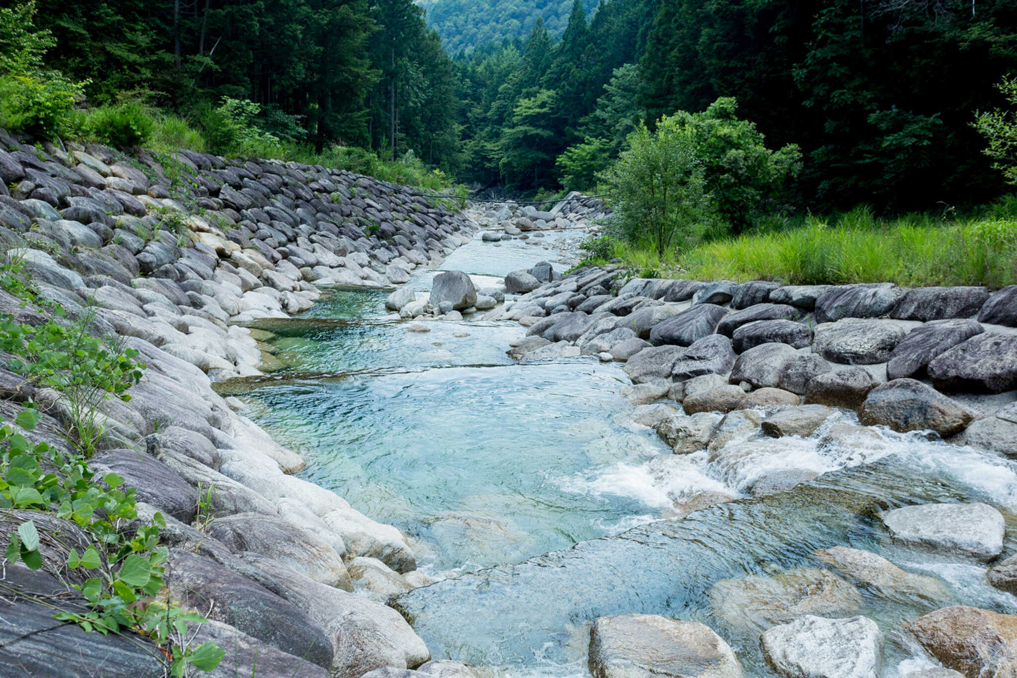 川遊びには最高な場所!整備されてるから安心です。