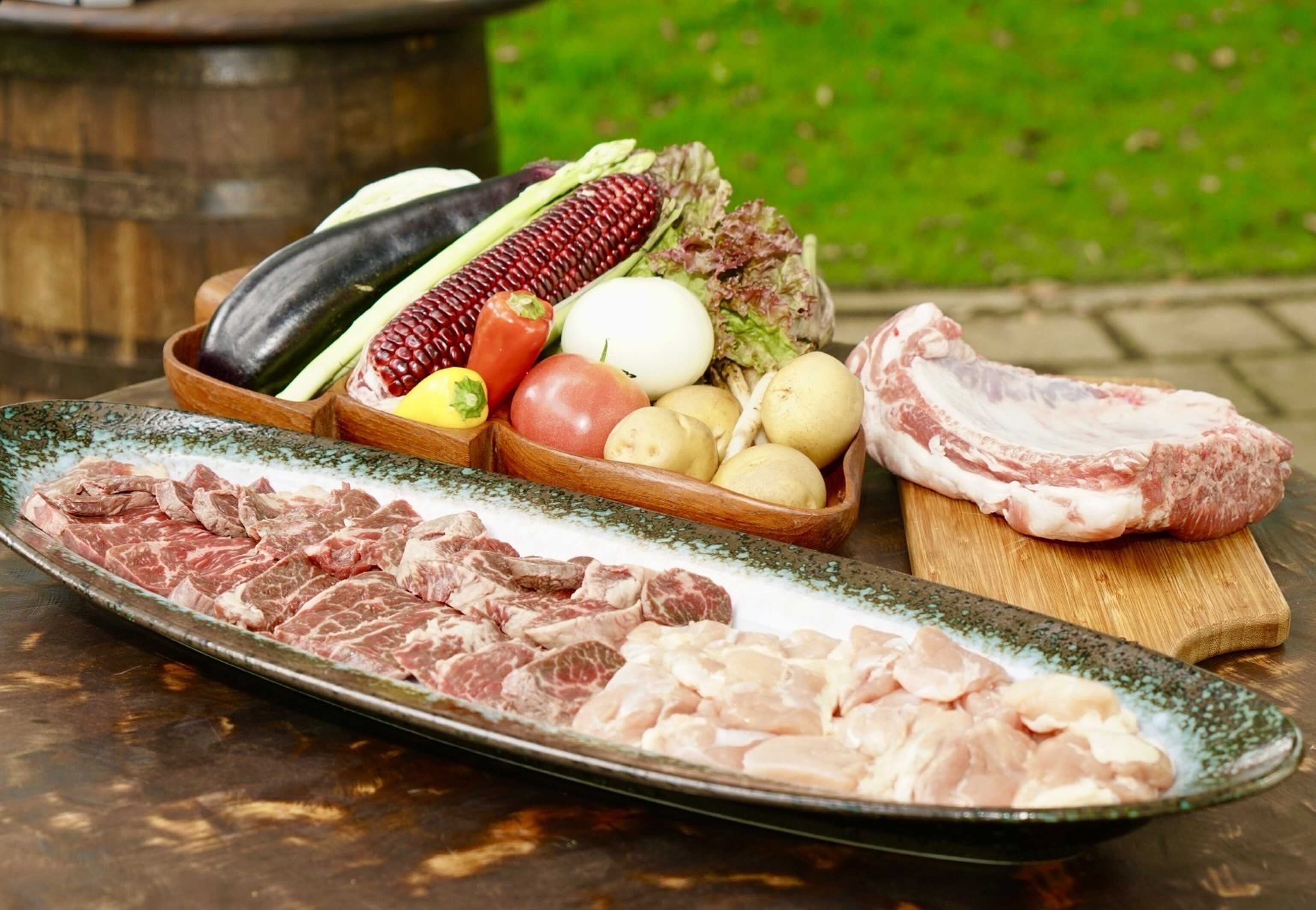 食材手ぶらでOK!うきはの恵みBBQプランあり(大人用セット¥3,500〜/12歳以下子ども用セット¥2,000〜※ご予約は4名様以上から承っています)