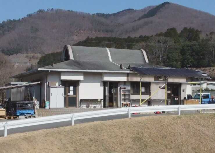 管理棟:受付の際はこちらまでお願いします!