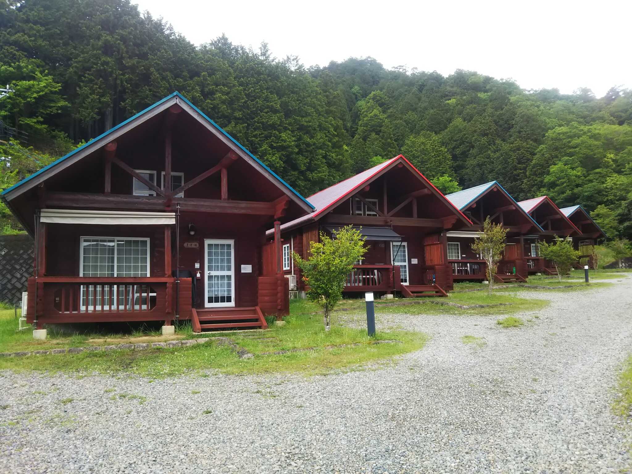 ログハウスとキャンプの古代村