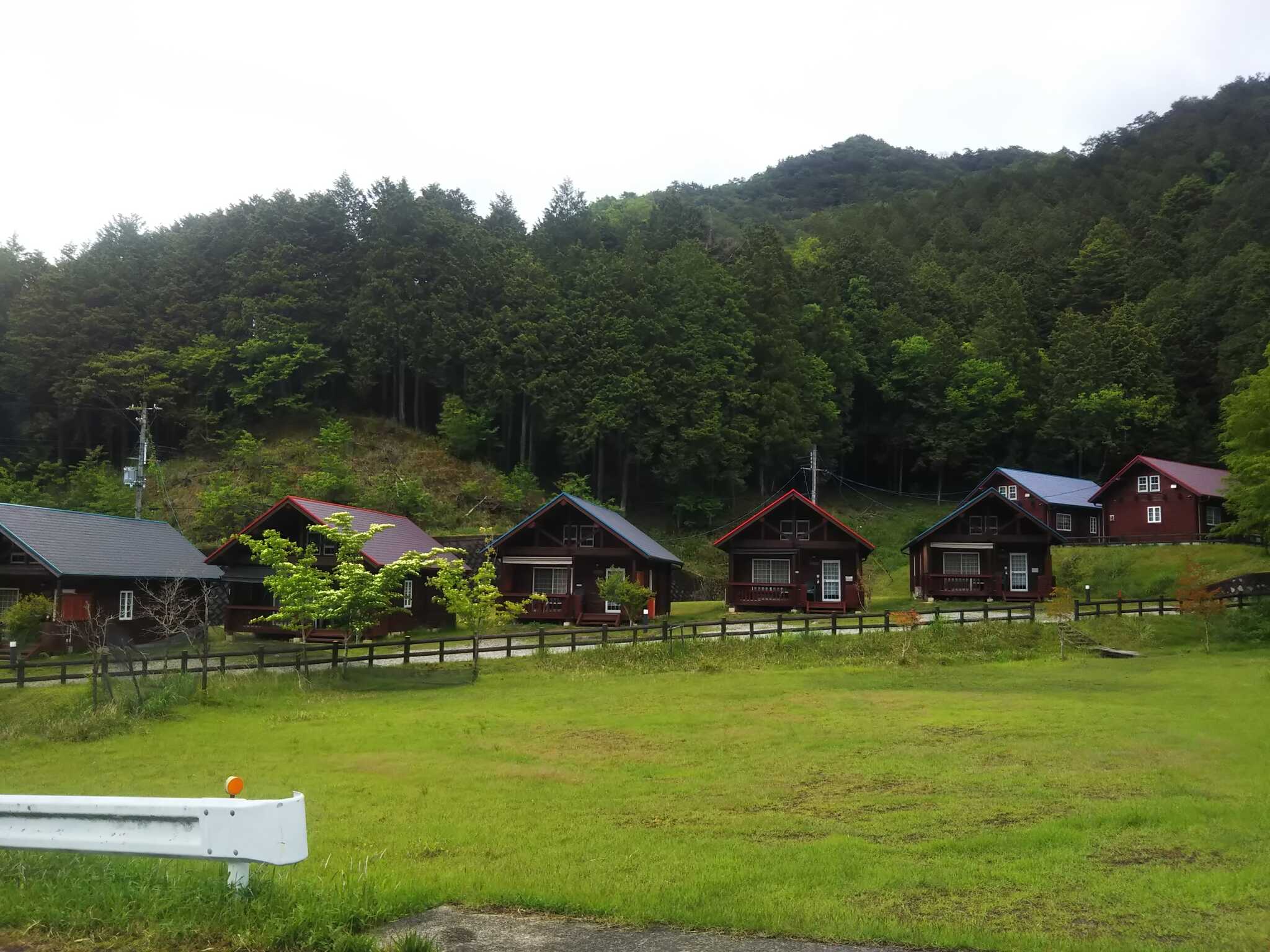ログハウスとキャンプの古代村