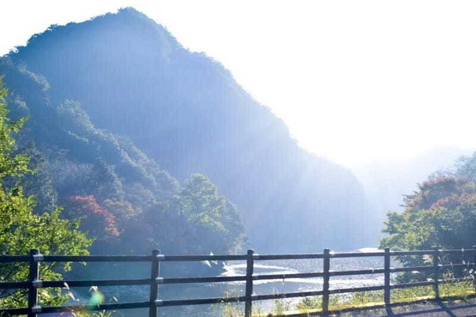 国道から見た一枚岩