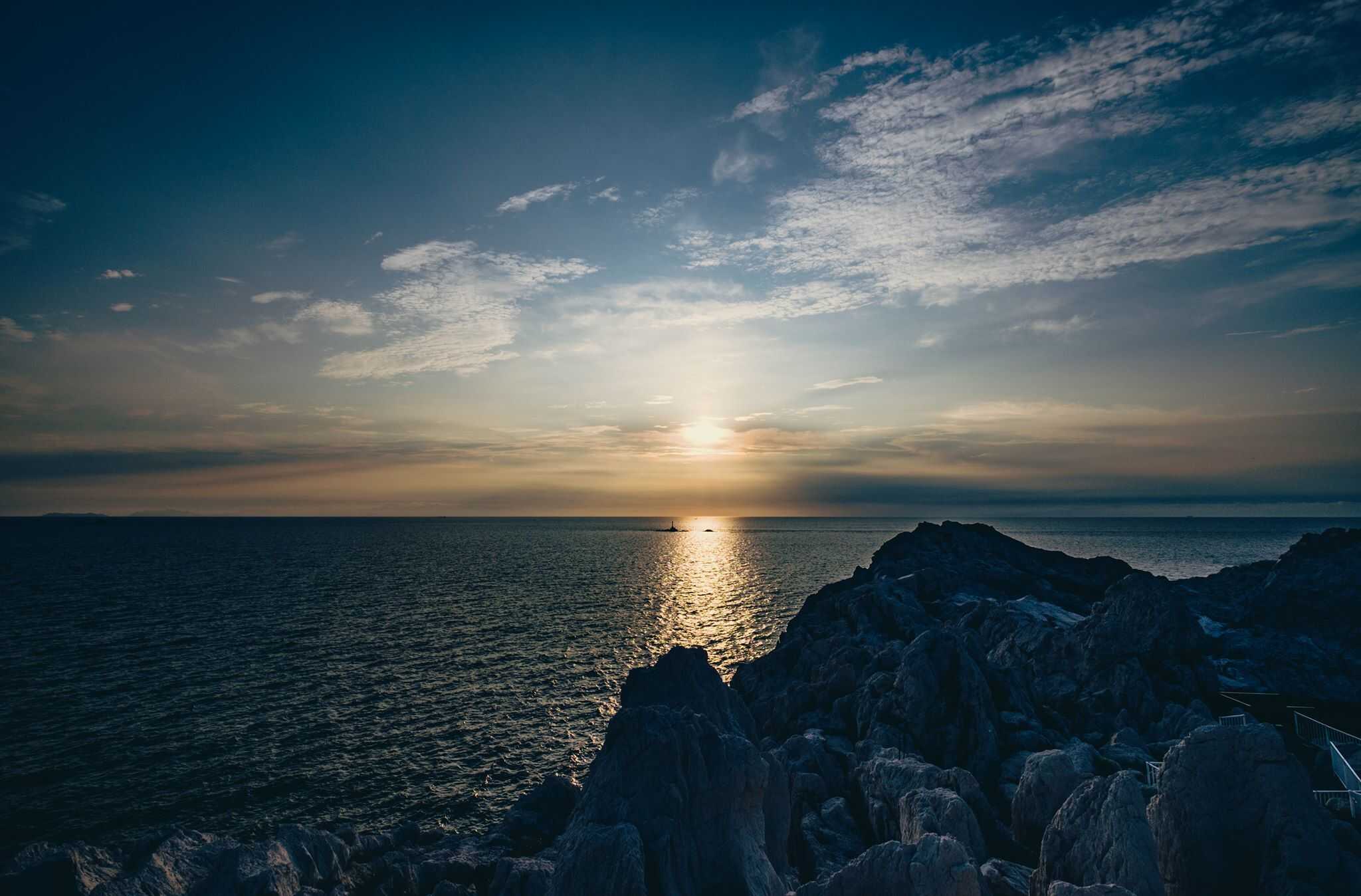 水辺線に沈む夕日を望める展望台☆