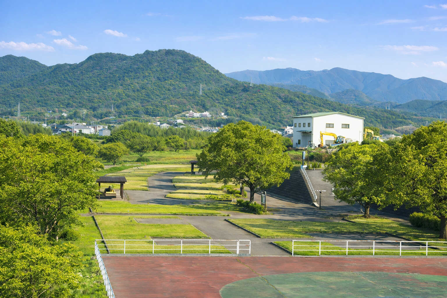 花の里河川公園キャンプ場(GOLDENRIVER THE FIELD)