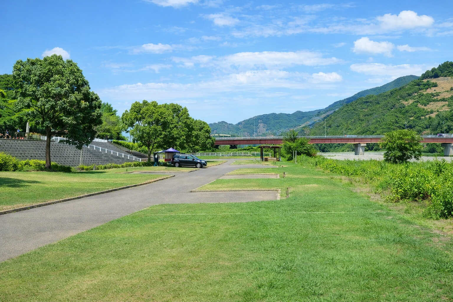 花の里河川公園キャンプ場(GOLDENRIVER THE FIELD)