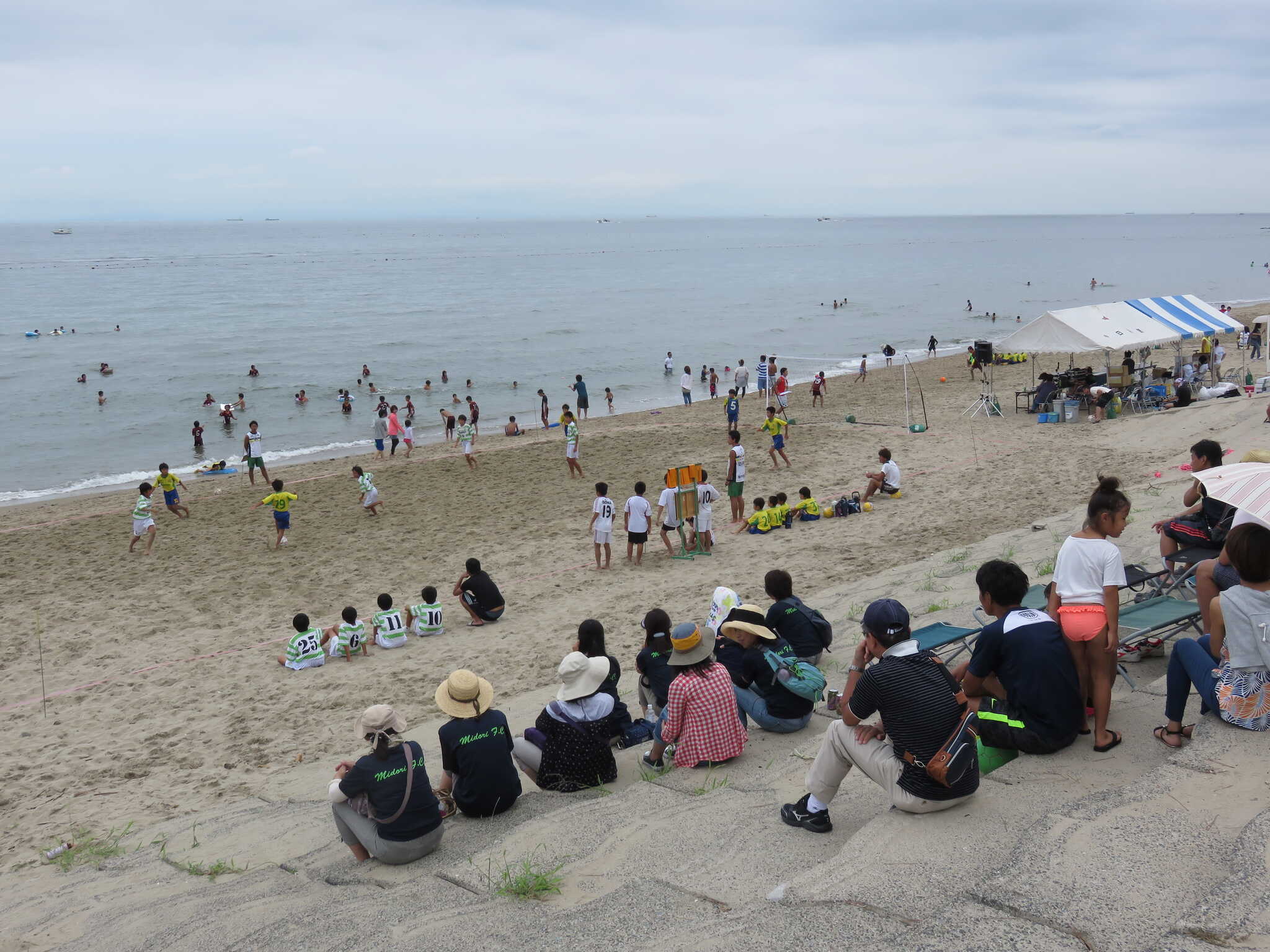 小野浦海水浴場までわずか徒歩1分!