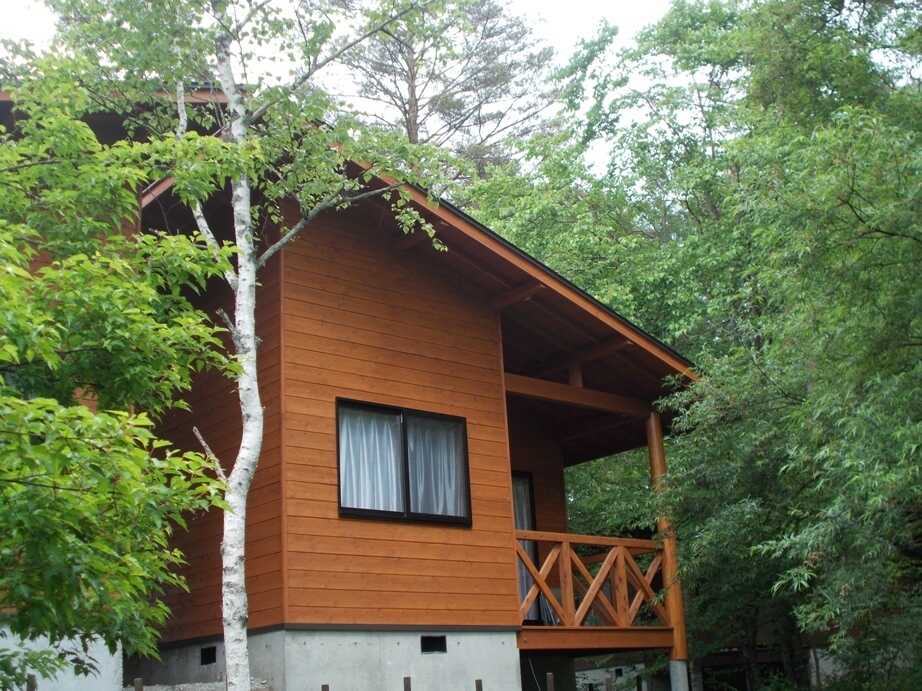 全棟に屋根付きのウッドデッキが付いてます。雨でもOK!大自然の中でBBQを楽しみましょう!!※BBQセットの無料レンタルございます
