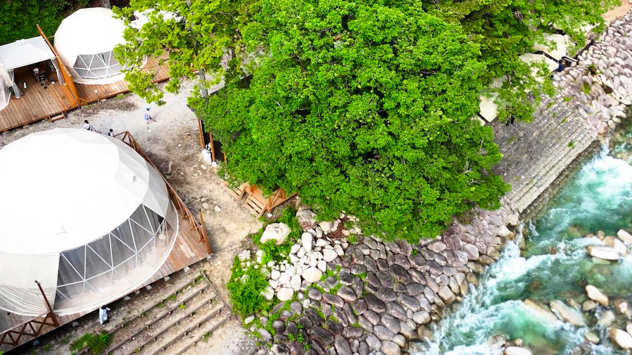 RIVERSIDE GLAMPING Nuts