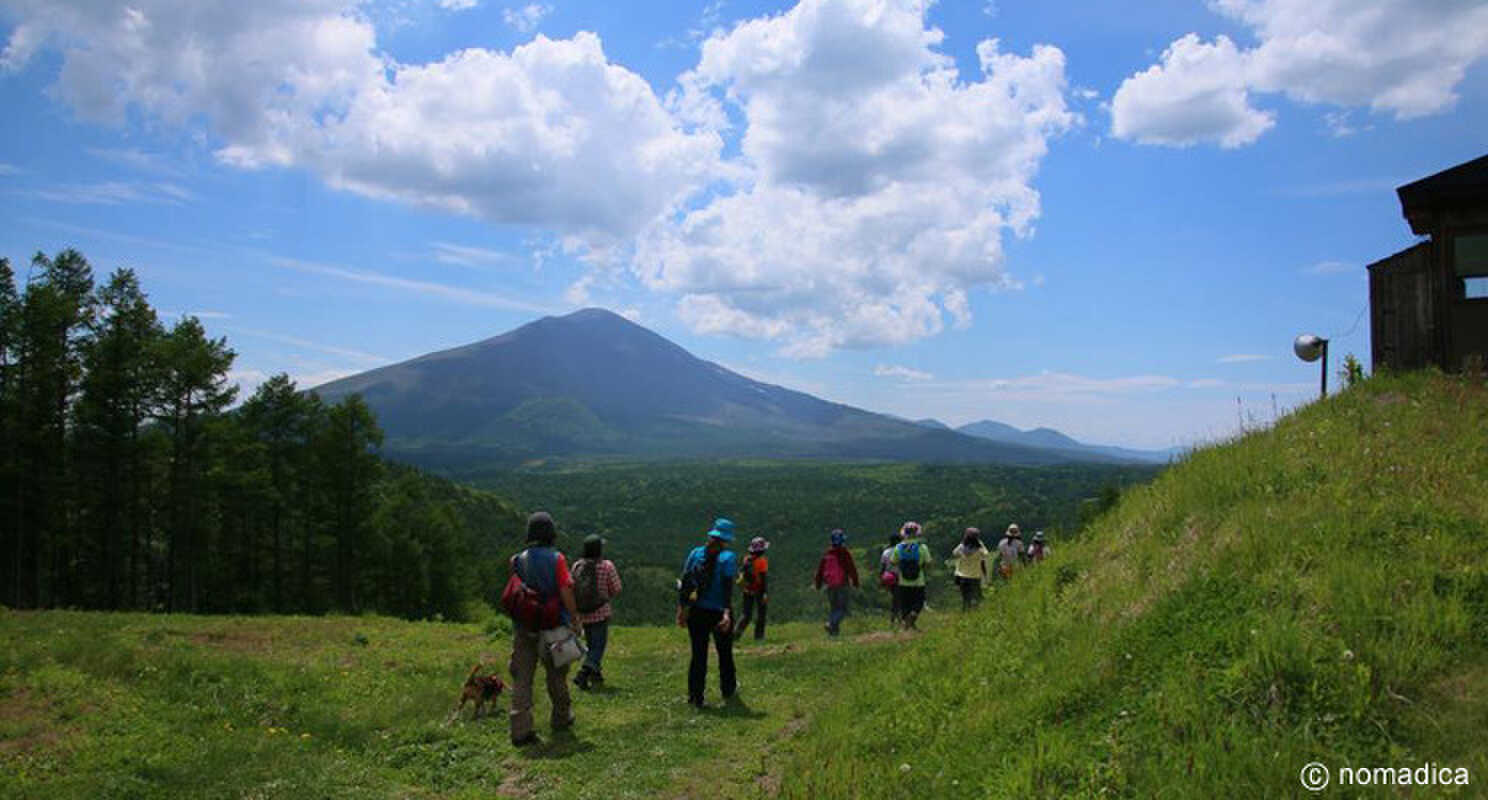 場内には山歩き初心者でも楽しめる低山、満天山があります。頂上までゆっくり歩いて40~50分。浅間山の素晴らしい眺めを満喫!