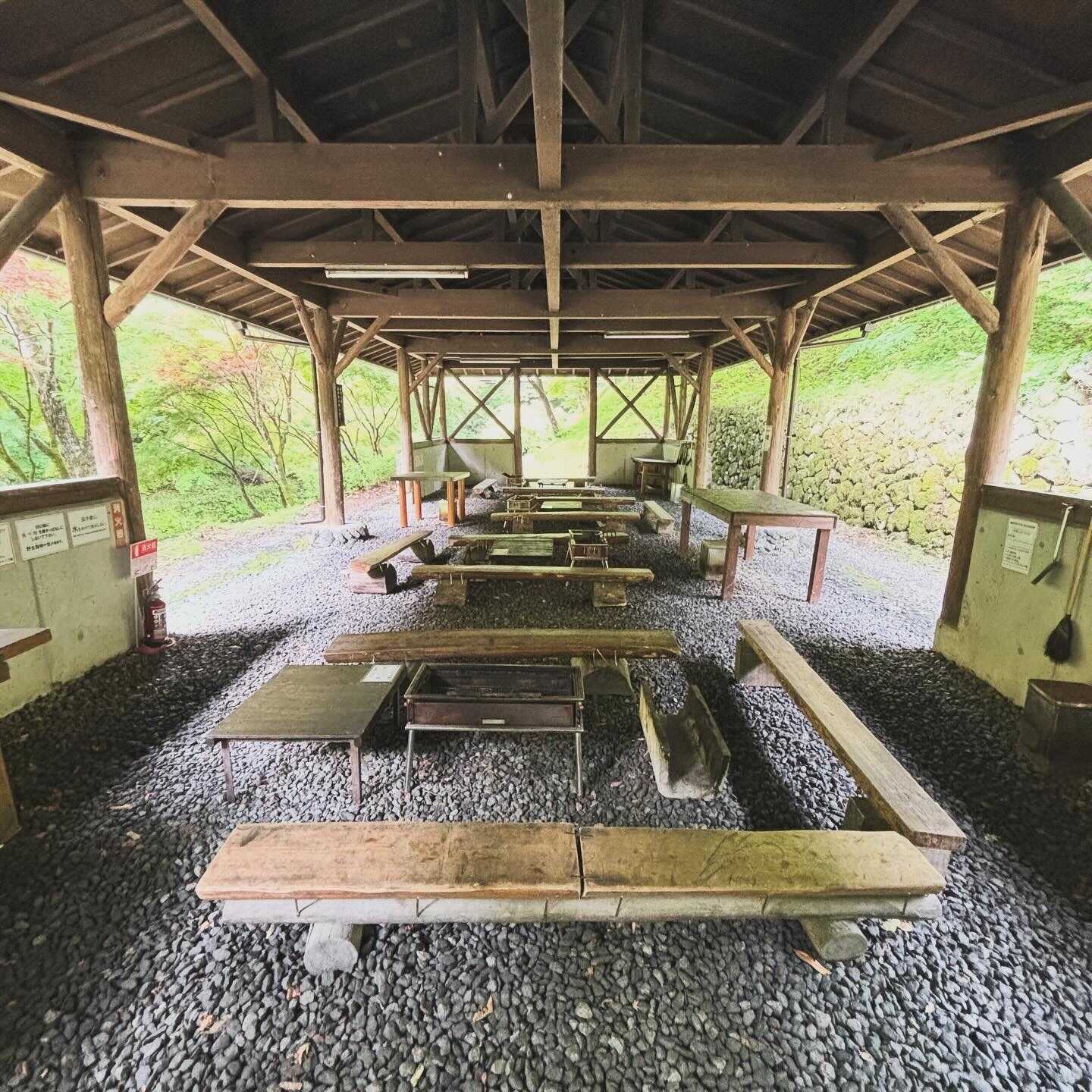 屋根付きのBBQ場です。バンガロー宿泊者が使用できます。