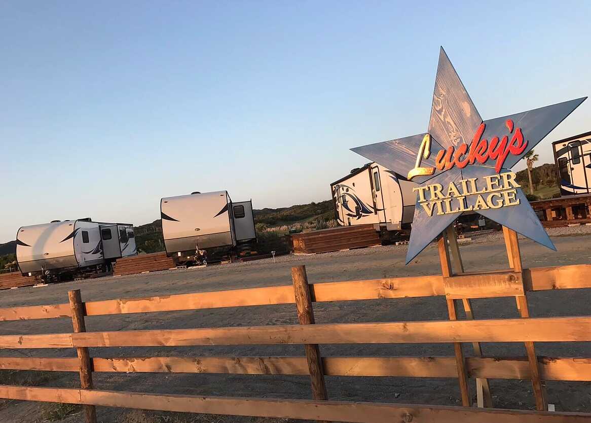 Lucky’s trailer village(ラッキーズトレーラービレッジ)の写真 1枚目