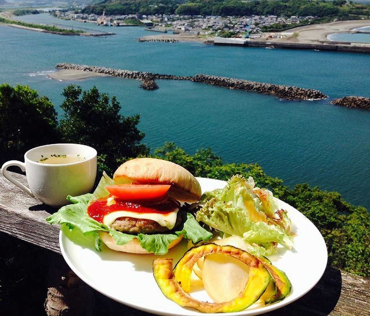【cafe 山みず木】絶景と一緒に美味しいお食事をどうぞ♪