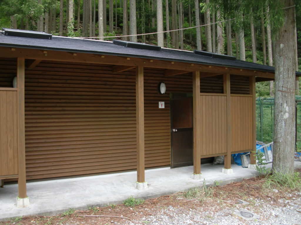 トイレは全個室ウォシュレット付き!