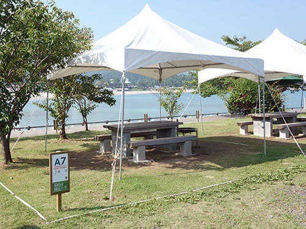 目の前に海が広がる絶景のロケーション