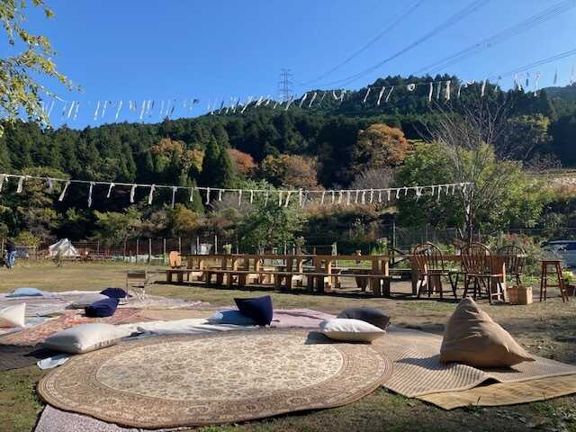 開放的でアットホームな雰囲気の場内が魅力です
