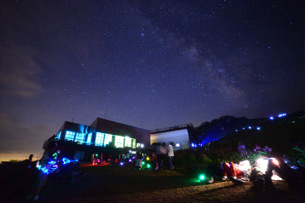 北アルプスの星空観察と夜の高山植物園散策