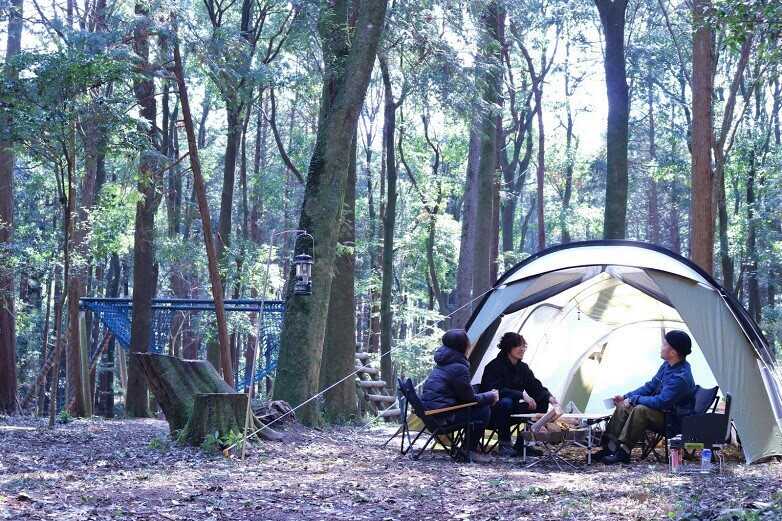都心から近い森林のキャンプ場。手軽にゆっくりを叶えられます。