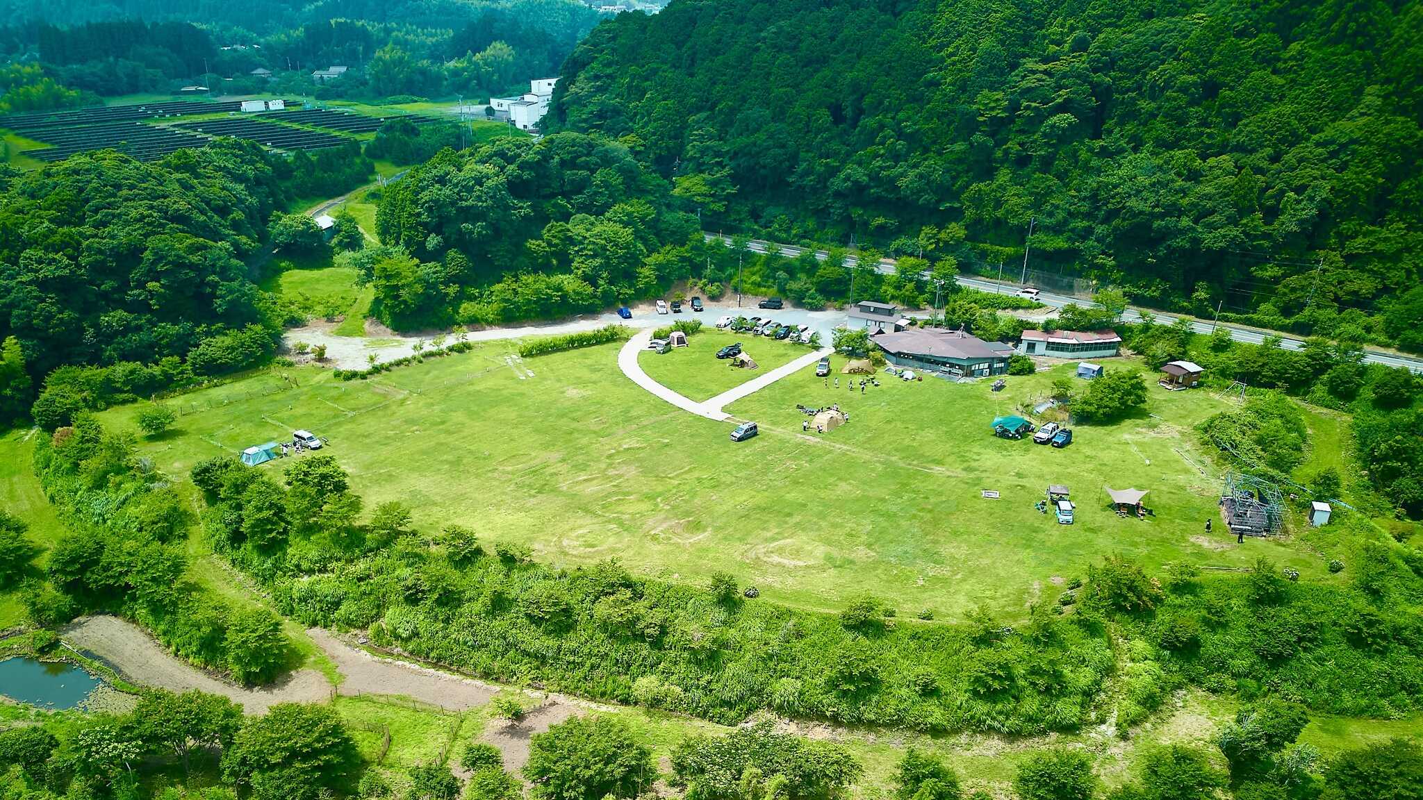 REWILD GREEN FIELD CAMP(リワイルド グリーン フィールド キャンプ)