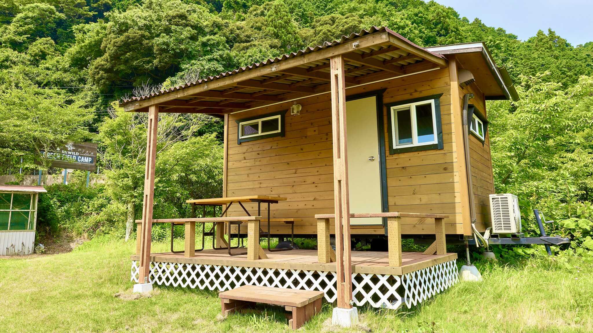 REWILD GREEN FIELD CAMP(リワイルド グリーン フィールド キャンプ)