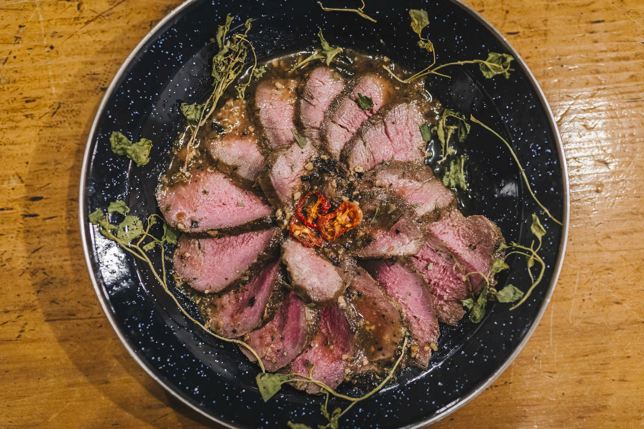ジビエ等のご当地の飲食材も販売しております!その土地の味覚を楽しんでください!HPの『Option』をご覧ください!