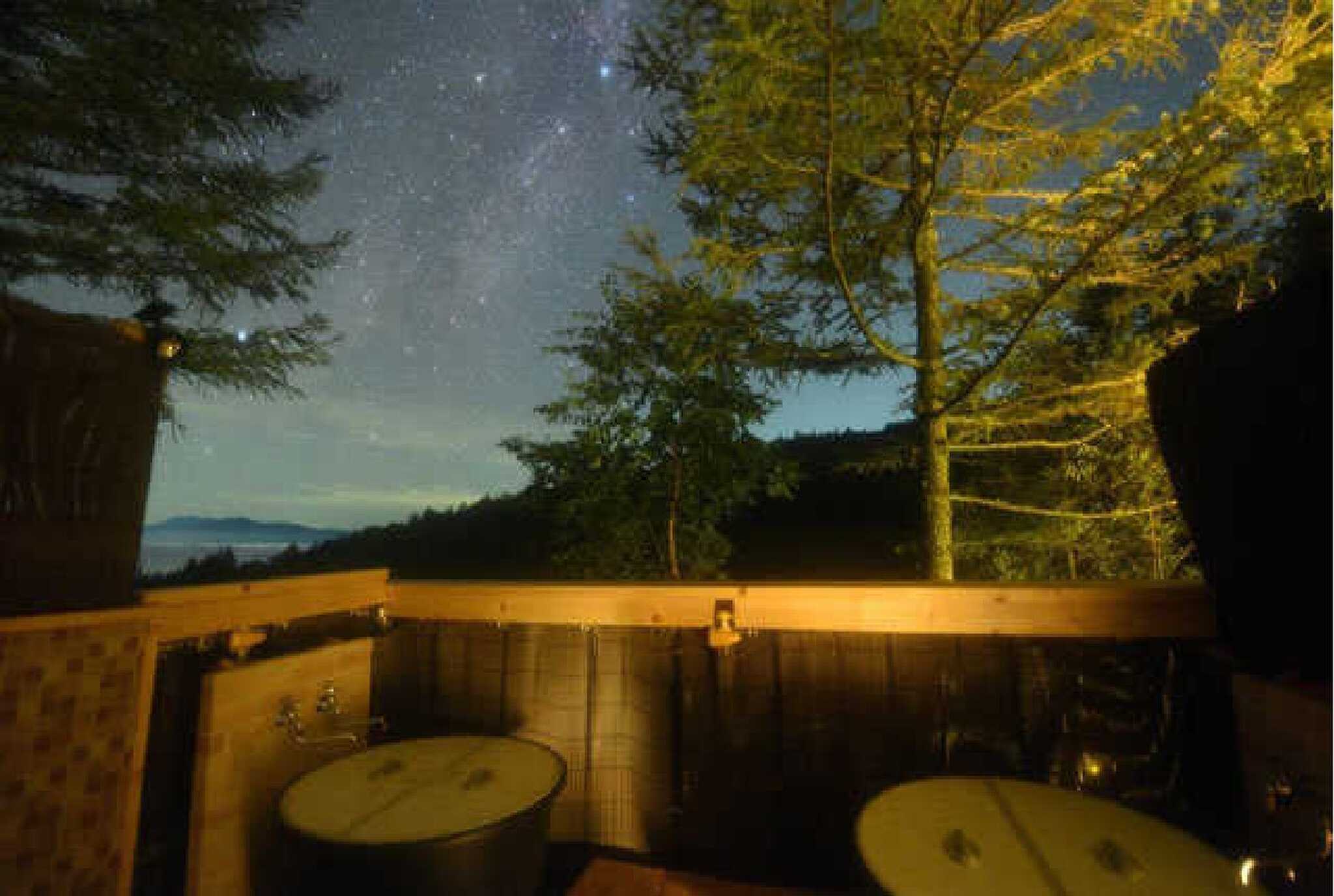 早朝には雲海、夜には星空の絶景露天風呂。
