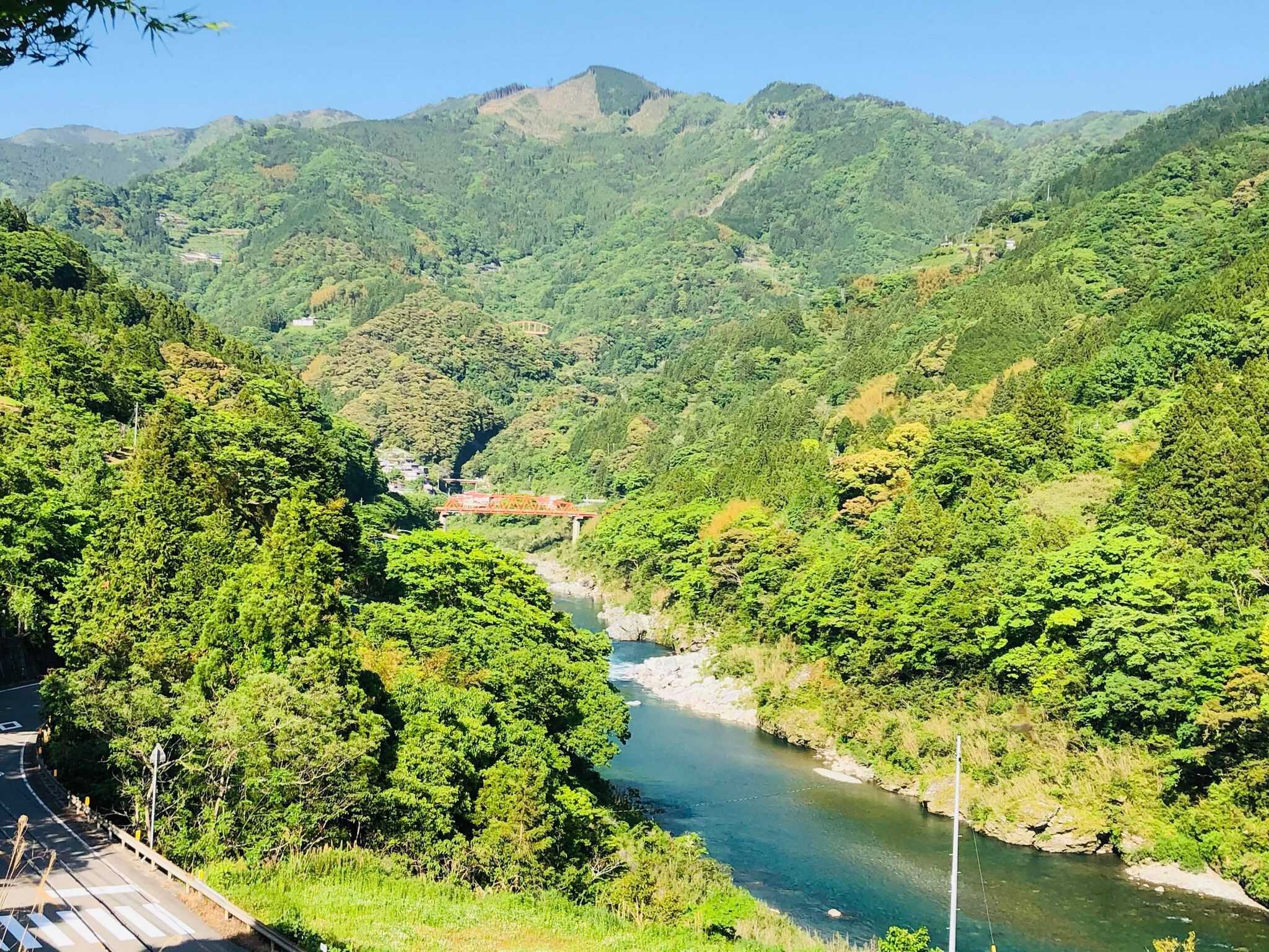 四国吉野川の雄大な風景が楽しめる