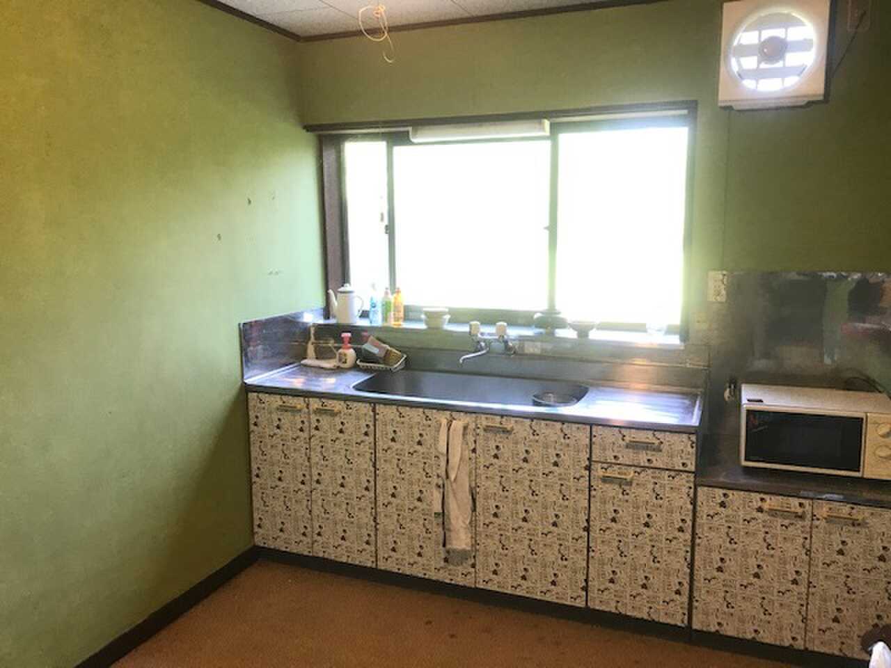 共用棟は住宅利用なので風呂やキッチン有り。
