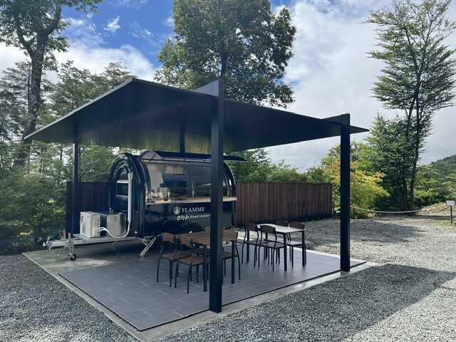 屋外カフェ